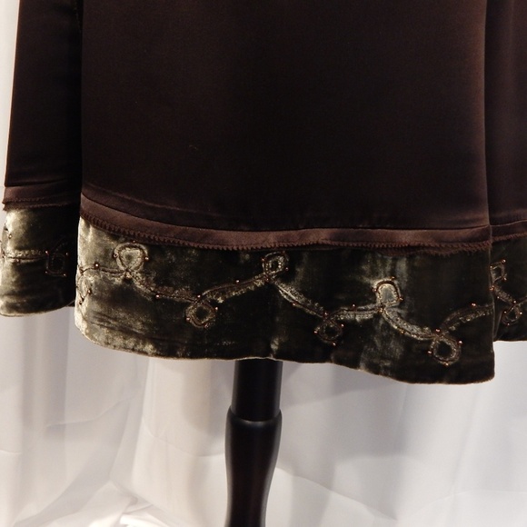 Jon Brown Satin and Velvet Skirt Size 14 - Picture 2 of 6